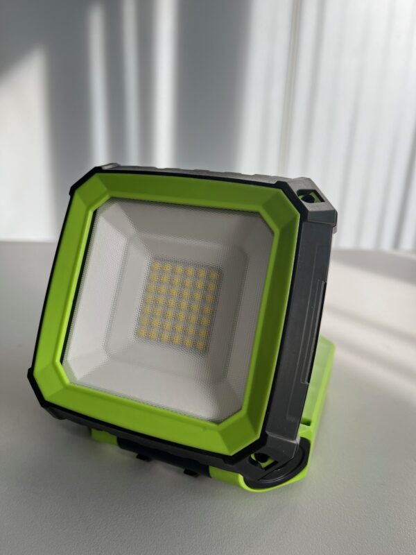 Lampe de travail rechargeable LUCECO